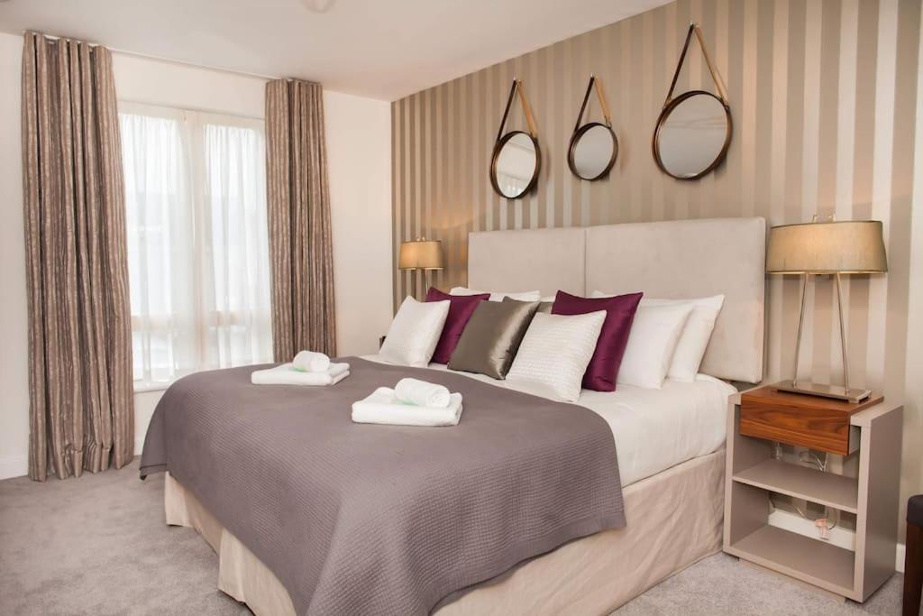 Stylish And Central Two Bedroom & Two Bathroom Apartment With Free Parking Екстер'єр фото