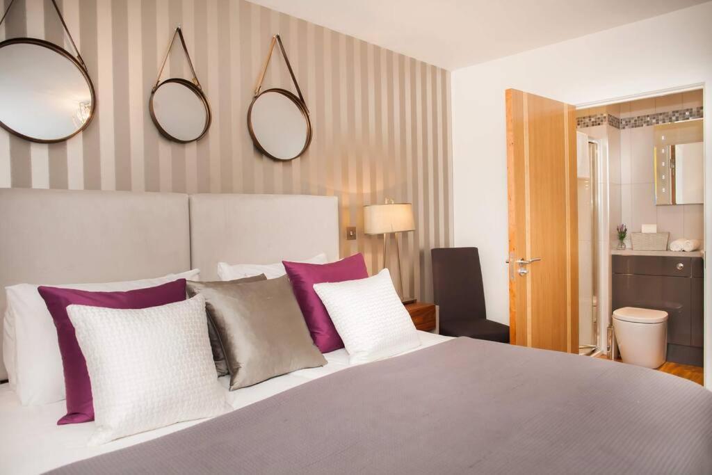 Stylish And Central Two Bedroom & Two Bathroom Apartment With Free Parking Екстер'єр фото